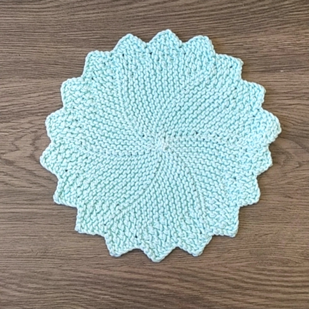 Hand Knit Sunburst Cloth - Picture 3 of 8